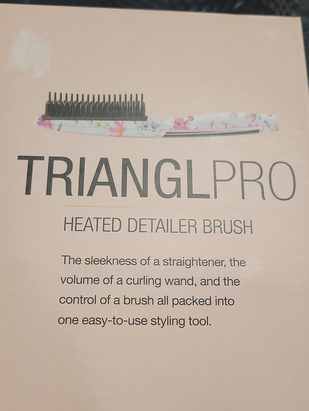 Calista TrianglPro Heated Detailer Brush - Black and Pink - Picture 3 of 3